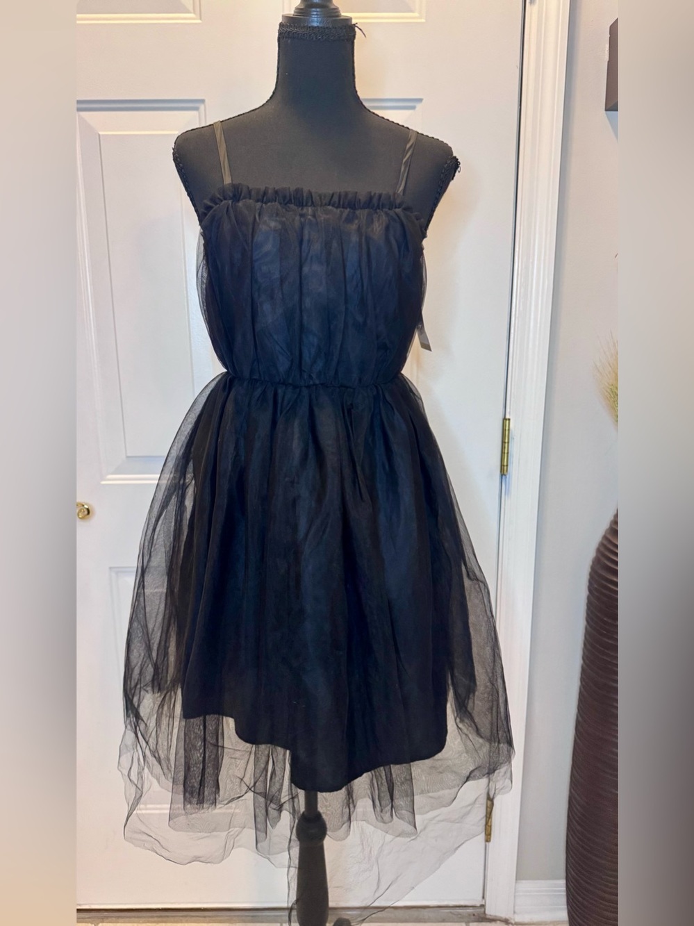 art class Black Tulle Spaghetti-Strap Dress